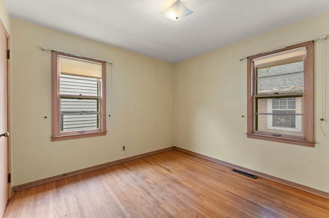 1590 Payne Avenue, Saint Paul, MN 55130