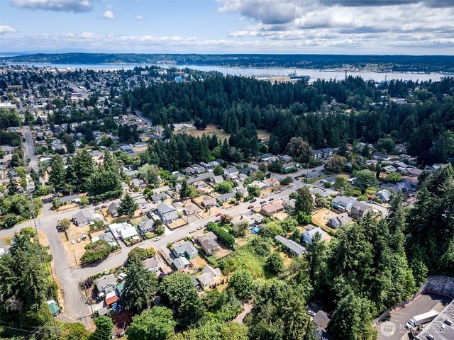 624 Dora Avenue, Bremerton, WA 98312
