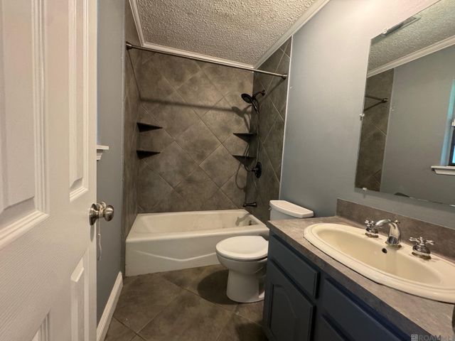 26806 Pen Dr, Walker, LA 70785