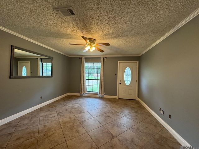 26806 Pen Dr, Walker, LA 70785