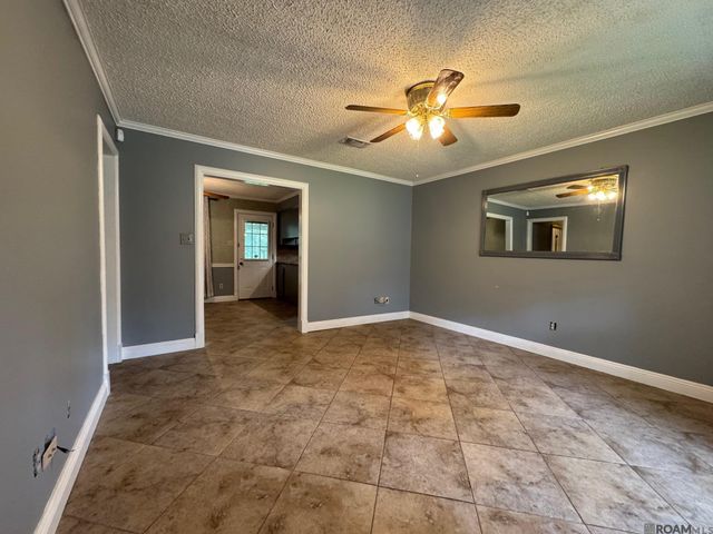 26806 Pen Dr, Walker, LA 70785