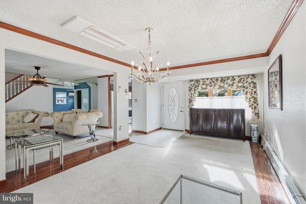 15 RUBY LN, LEVITTOWN, PA 19055 — photo 4