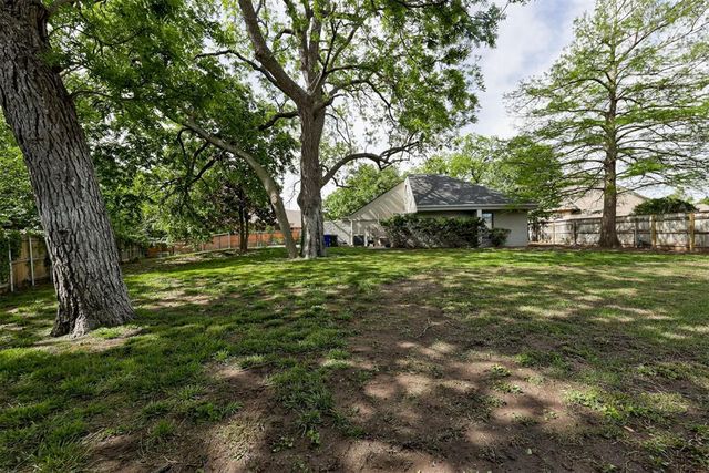 3 Rustic Hills Street, Norman, OK 73072