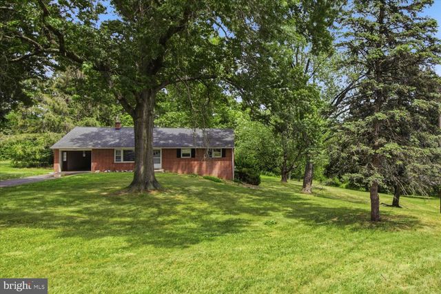 329 FAIRVIEW DR, Lititz, PA 17543