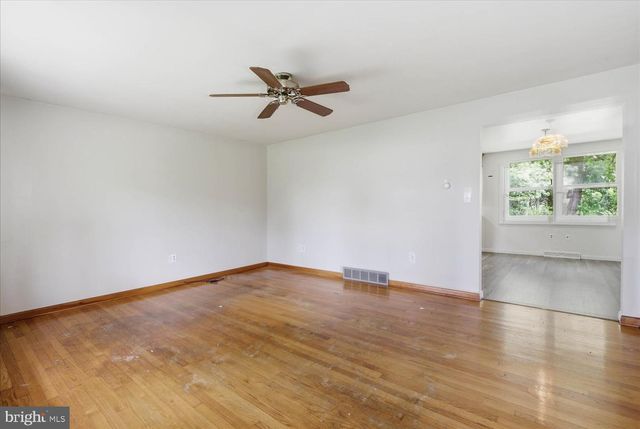 329 FAIRVIEW DR, Lititz, PA 17543