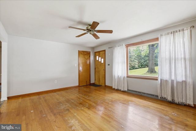329 FAIRVIEW DR, Lititz, PA 17543