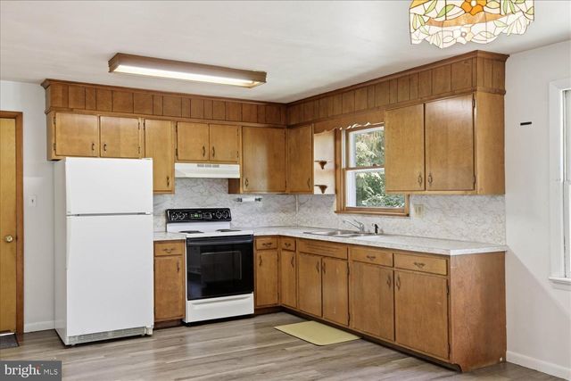 329 FAIRVIEW DR, Lititz, PA 17543
