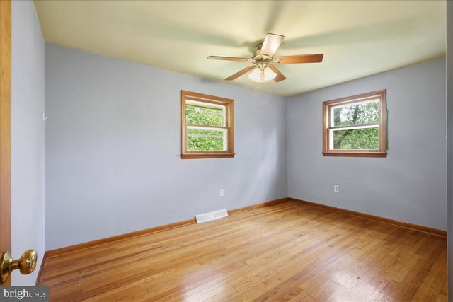 329 FAIRVIEW DR, Lititz, PA 17543