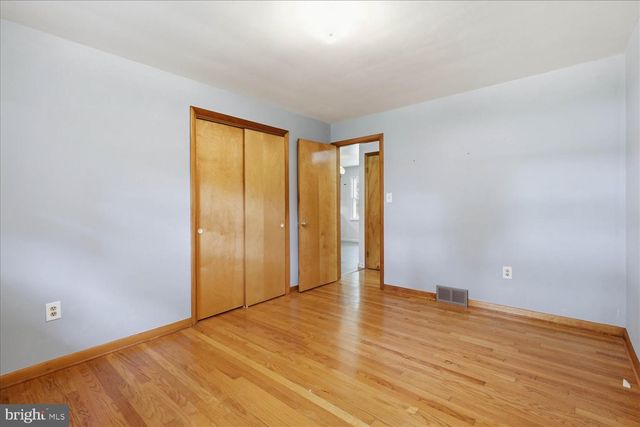 329 FAIRVIEW DR, Lititz, PA 17543