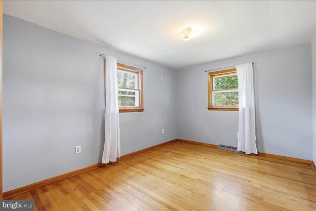 329 FAIRVIEW DR, Lititz, PA 17543