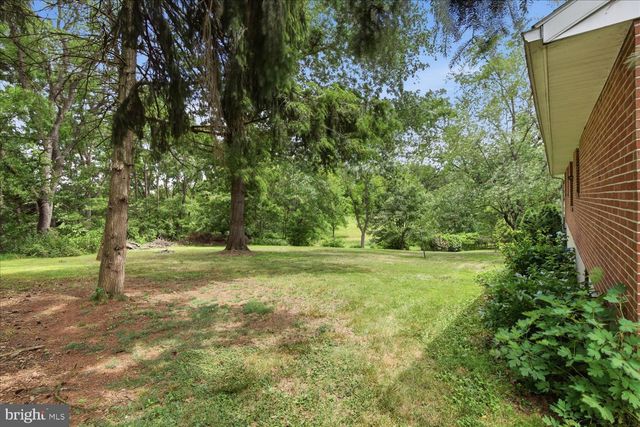 329 FAIRVIEW DR, Lititz, PA 17543