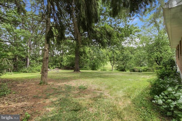 329 FAIRVIEW DR, Lititz, PA 17543