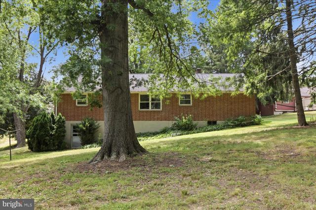 329 FAIRVIEW DR, Lititz, PA 17543