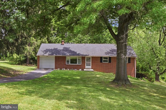 329 FAIRVIEW DR, Lititz, PA 17543