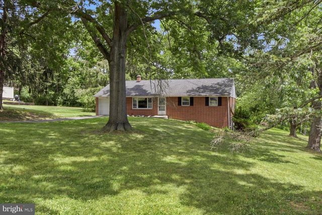 329 FAIRVIEW DR, Lititz, PA 17543