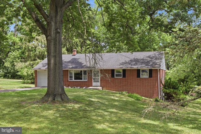329 FAIRVIEW DR, Lititz, PA 17543
