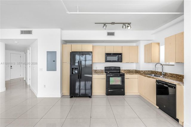 3180 SW 22nd Ter 601, Miami, FL 33145