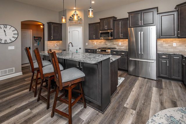 738 Willow Bend DRIVE, Waterford, WI 53185