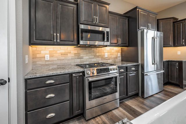 738 Willow Bend DRIVE, Waterford, WI 53185