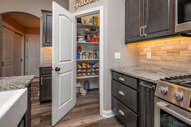 738 Willow Bend DRIVE, Waterford, WI 53185