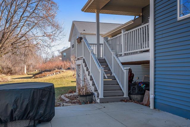 738 Willow Bend DRIVE, Waterford, WI 53185