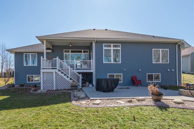 738 Willow Bend DRIVE, Waterford, WI 53185