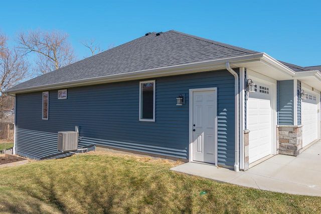 738 Willow Bend DRIVE, Waterford, WI 53185