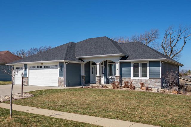 738 Willow Bend DRIVE, Waterford, WI 53185