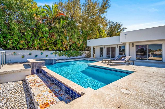 2091 NE 191st Dr, North Miami Beach, FL 33179