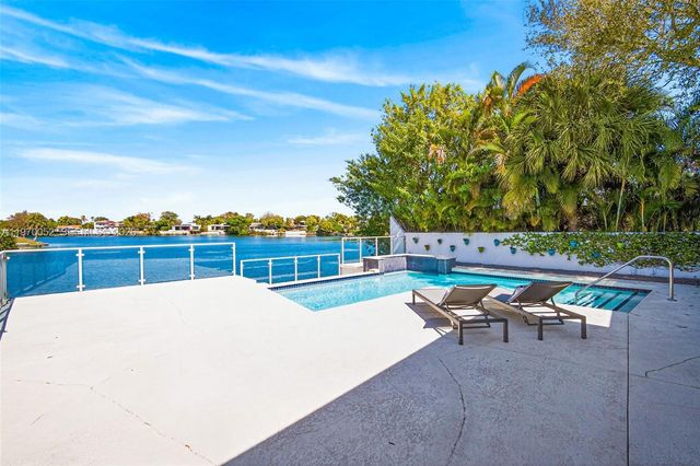 2091 NE 191st Dr, North Miami Beach, FL 33179