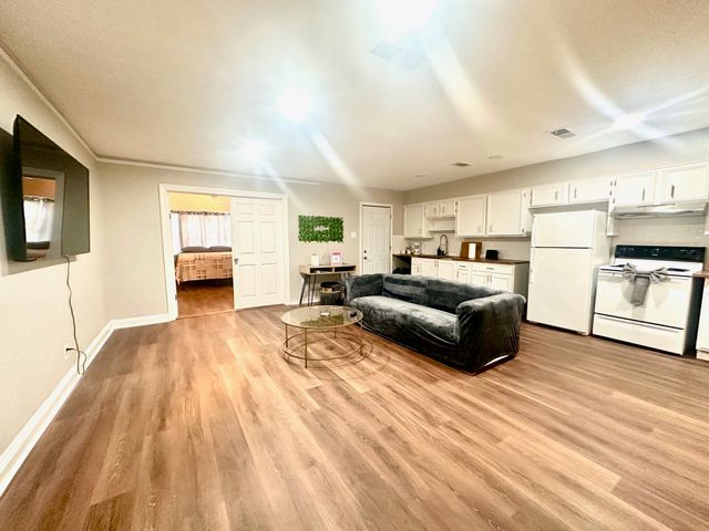 1105 Len Street, Bossier City, LA 71111