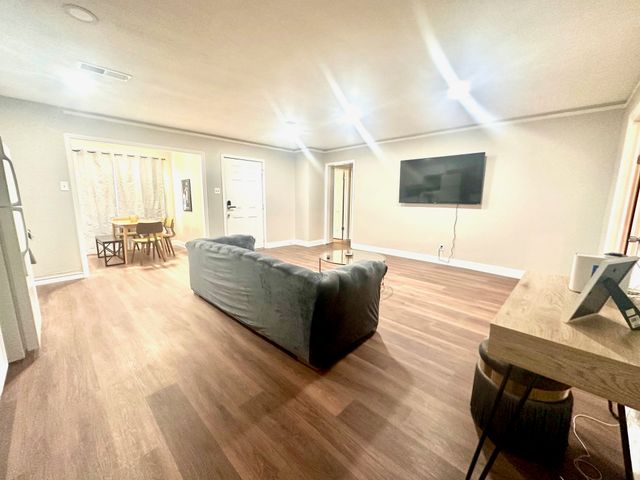 1105 Len Street, Bossier City, LA 71111