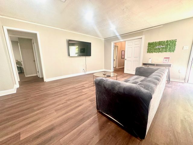 1105 Len Street, Bossier City, LA 71111