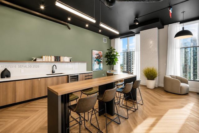 121 NE 5th Street 3713, Miami, FL 33132