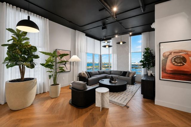 121 NE 5th Street 3713, Miami, FL 33132
