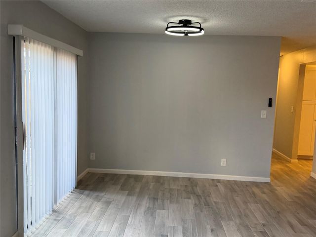 6522 Harbour Rd, North Lauderdale, FL 33068