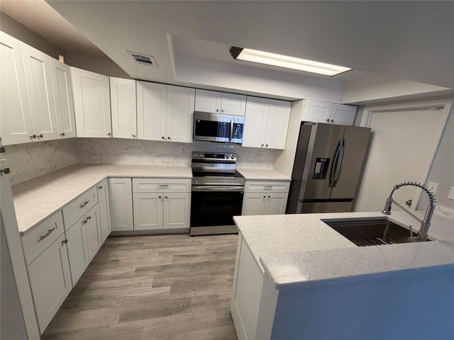 6522 Harbour Rd, North Lauderdale, FL 33068