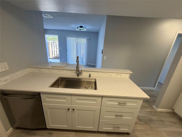 6522 Harbour Rd, North Lauderdale, FL 33068