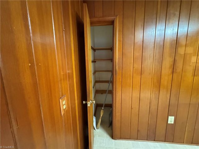 2541 Weymoth Road, Winston-salem, NC 27103
