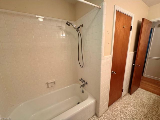 2541 Weymoth Road, Winston-salem, NC 27103