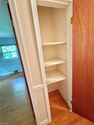 2541 Weymoth Road, Winston-salem, NC 27103