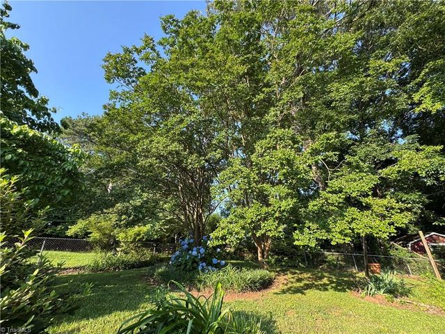 2541 Weymoth Road, Winston-salem, NC 27103