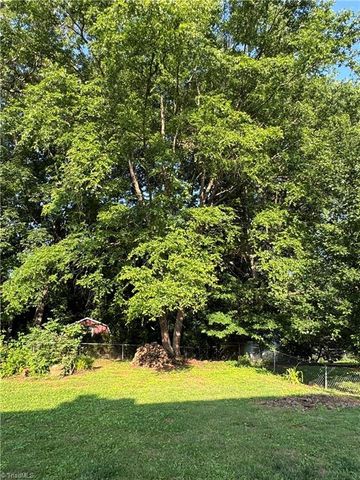 2541 Weymoth Road, Winston-salem, NC 27103