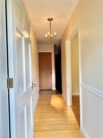 2541 Weymoth Road, Winston-salem, NC 27103