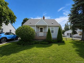 22058 Tuscany Avenue, Eastpointe, MI 48021