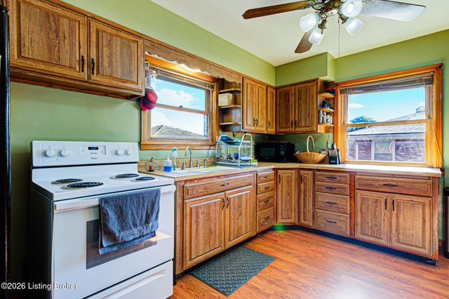 3123 Hunsinger Blvd, Houston Acres, KY 40220