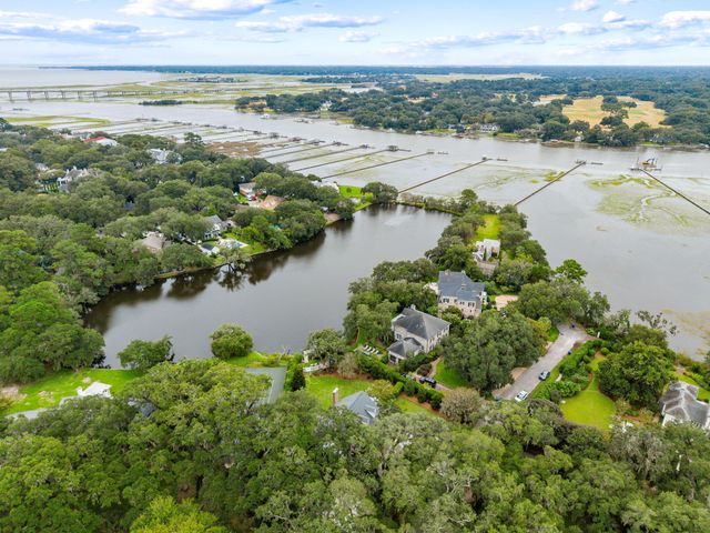 8 New Town Lane, Charleston, SC 29407