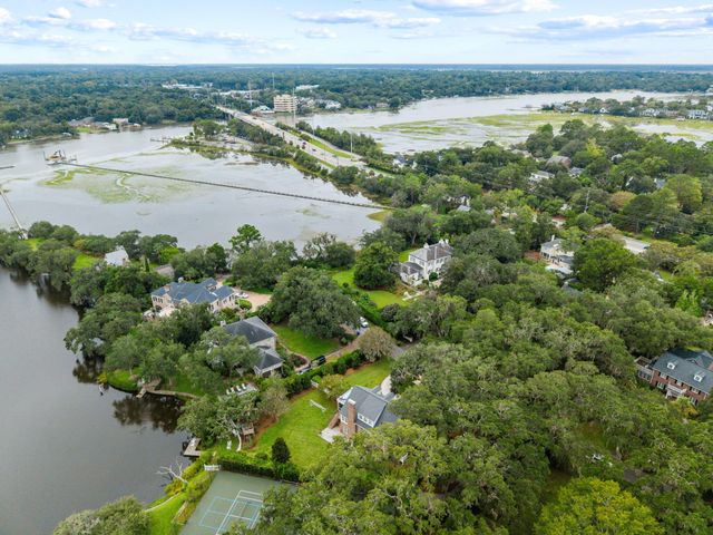 8 New Town Lane, Charleston, SC 29407