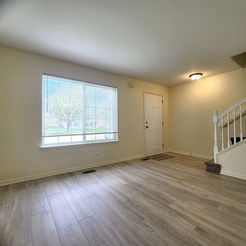 157 W ALDRIDGE Lane, Round Lake, IL 60073
