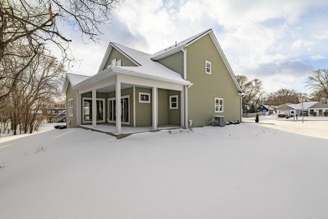 1414 S 166th STREET, New Berlin, WI 53151